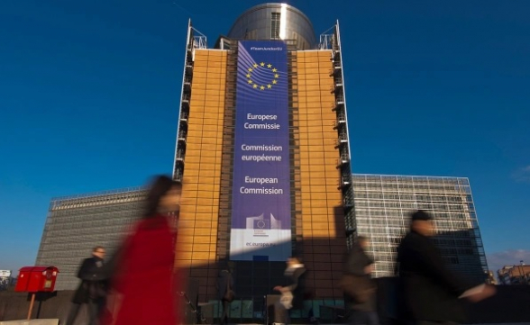 «Politico» узнало способ ЕС обойти вето Венгрии и Словакии на кредит Киеву